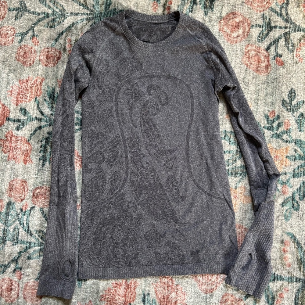 Lululemon Athletica Gray Crew Neck running shirt